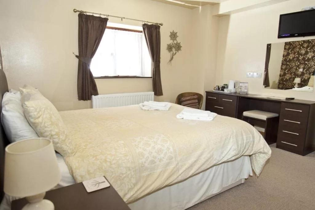 Bed and Breakfast Hopley House Мидлвич Экстерьер фото